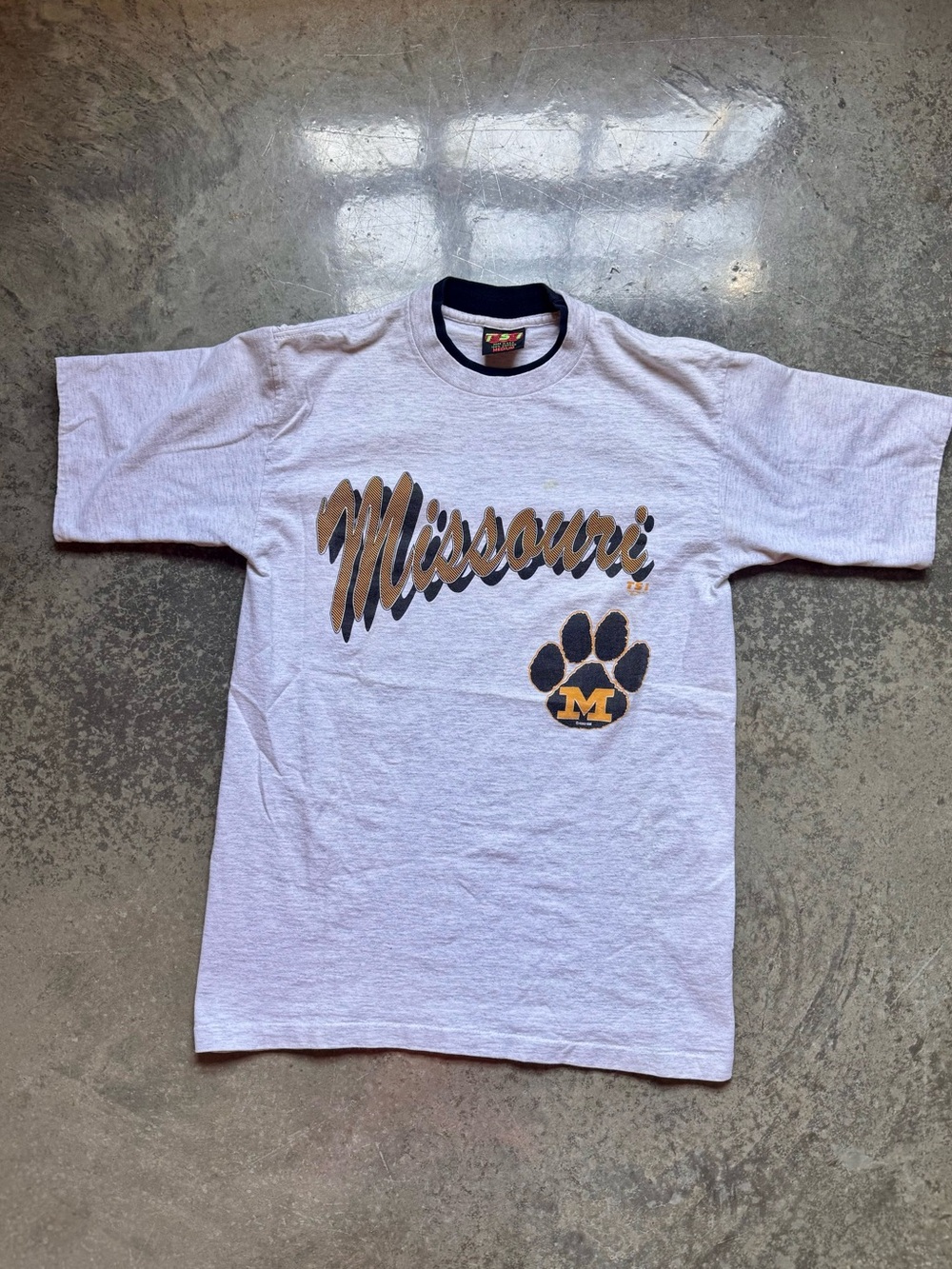 Vintage Missouri T-Shirt; Size M
